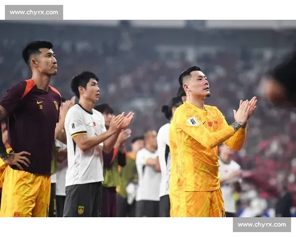 中国球迷太难了！国足无缘世界杯，只能在家看球为别人加油